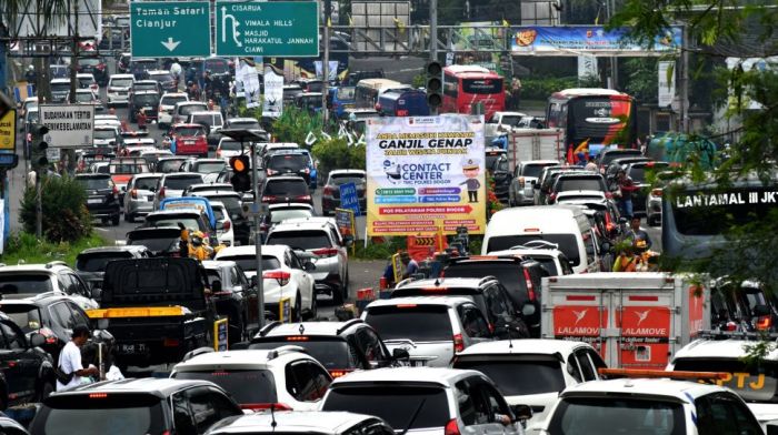 114 Ribu Kendaraan Padati Kawasan Puncak Bogor Kemarin